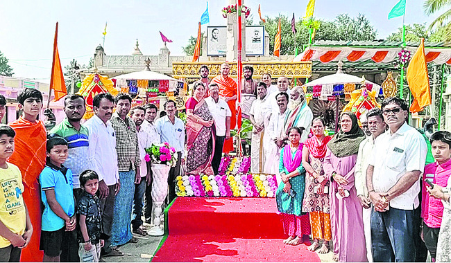 రూ.70 లక్షల పన్ను  ఎగవేత.. బెంట్లీ కారు సీజ్‌3