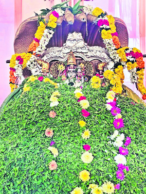 నరసింహస్వామికి  లక్ష తులసీ అర్చన1