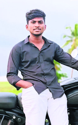 లారీ ఢీకొని ఇద్దరు యువకులు మృతి2