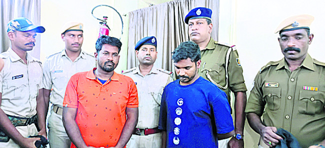 పర్లాకిమిడిలో దొంగల ఆటకట్టు3