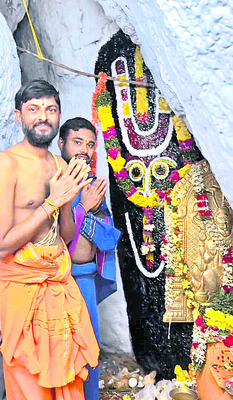 లక్ష్మీనర్సింహస్వామి జాతర షురూ1