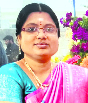 కుటుంబ కలహాలతో వివాహిత ఆత్మహత్య1