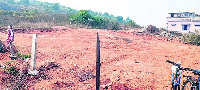 ప్రభుత్వ స్థలాల ఆక్రమణ! 1