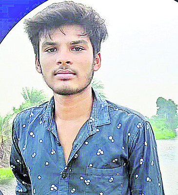 బీటెక్‌ విద్యార్థి ఆత్మహత్య 
1