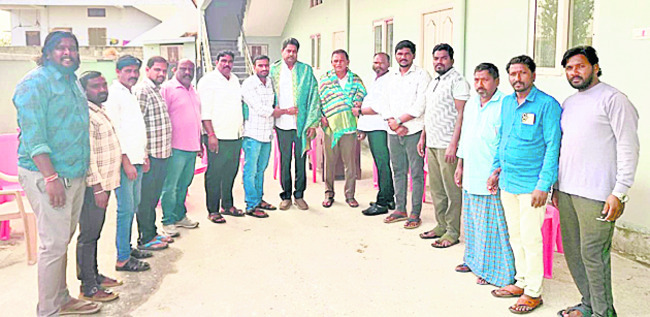 చిన్నారి వైద్యానికి సాయం
1