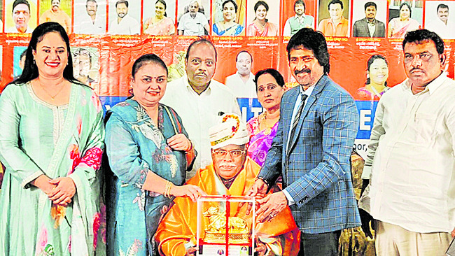 వైఎస్సార్‌ సీపీ ఫ్లెక్సీ చించిన గుర్తుతెలియని వ్యక్తులు3