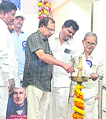 ‘శ్రీభవిష్య’ బ్రోచర్‌ ఆవిష్కరణ 1