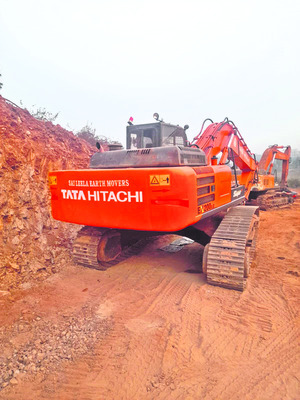 అచ్యుతాపురం కేంద్రంగా గ్రావెల్‌ దందా1