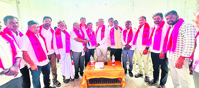 చిన్నారి వైద్యానికి సాయం
2