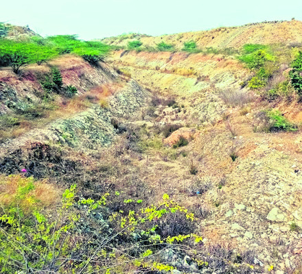 నిధులివ్వలేదు.. నీరూ తేలేదు!2