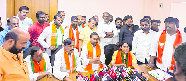 కాంగ్రెస్‌, బీఆర్‌ఎస్‌కు  విజన్‌ లేదు: రఘునందన్‌1