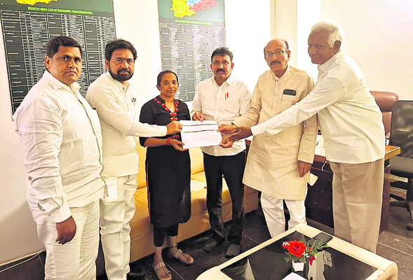 తుది దశకు కాంగ్రెస్‌ కార్యవర్గం ఎంపిక 1