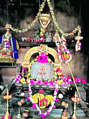 సరిపడా యూరియా  నిల్వలు
1