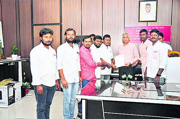 బీసీలకు 42 శాతం   రిజర్వేషన్‌ కల్పించాలి1