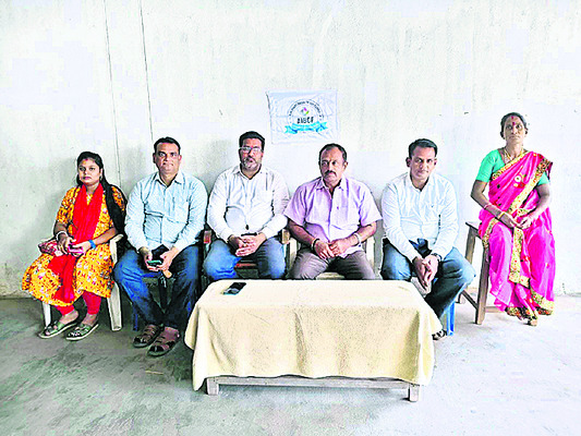 బీసీలకు 42 శాతం   రిజర్వేషన్‌ కల్పించాలి2