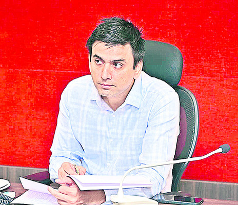 తగ్గిన పంచాయతీల సంఖ్య 
1