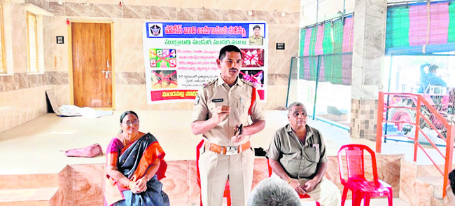 పేకాట నిర్వాహకులకు మూడేళ్ల జైలు 
3