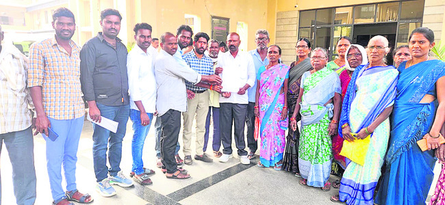 ప్రజావాణికి సమస్యల వెల్లువ2