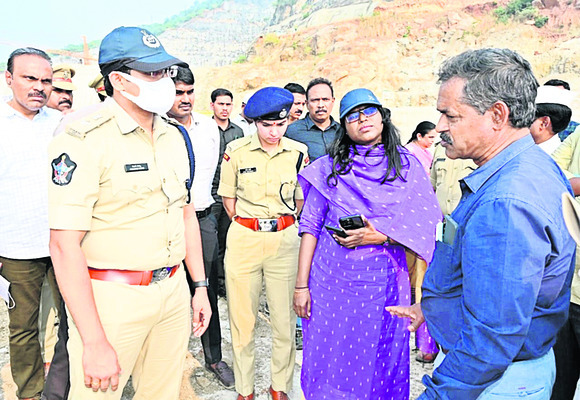 పేకాట నిర్వాహకులకు మూడేళ్ల జైలు 
1