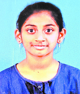 ఎస్పీని కలిసిన ఎస్సైలు
3