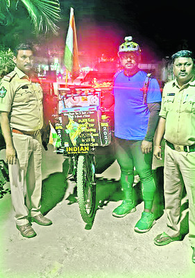 పంటపొలాలపై ఏనుగుల దాడి1