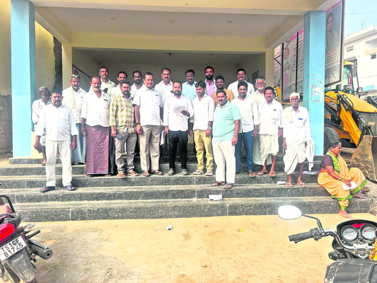 విద్యుత్‌ మరమ్మతులు  సొంతంగా చేయొద్దు 
2