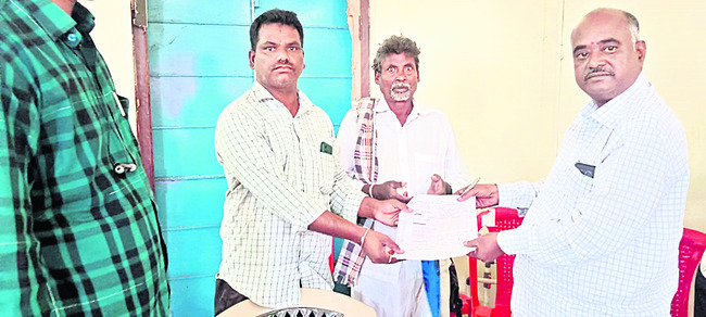 మానవత్వంతో  ప్రజా సమస్యలు పరిష్కరించండి 1