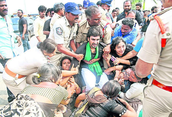 చీకటి ఒప్పందం..1