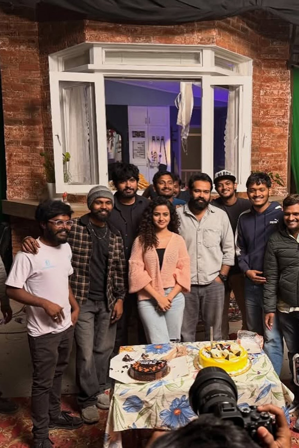 Actress Vaishnavi Chaitanya Cute Photos12