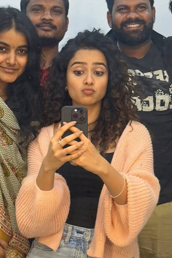 Actress Vaishnavi Chaitanya Cute Photos14