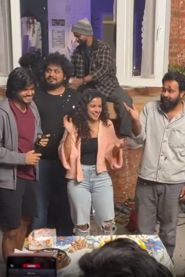 Actress Vaishnavi Chaitanya Cute Photos16