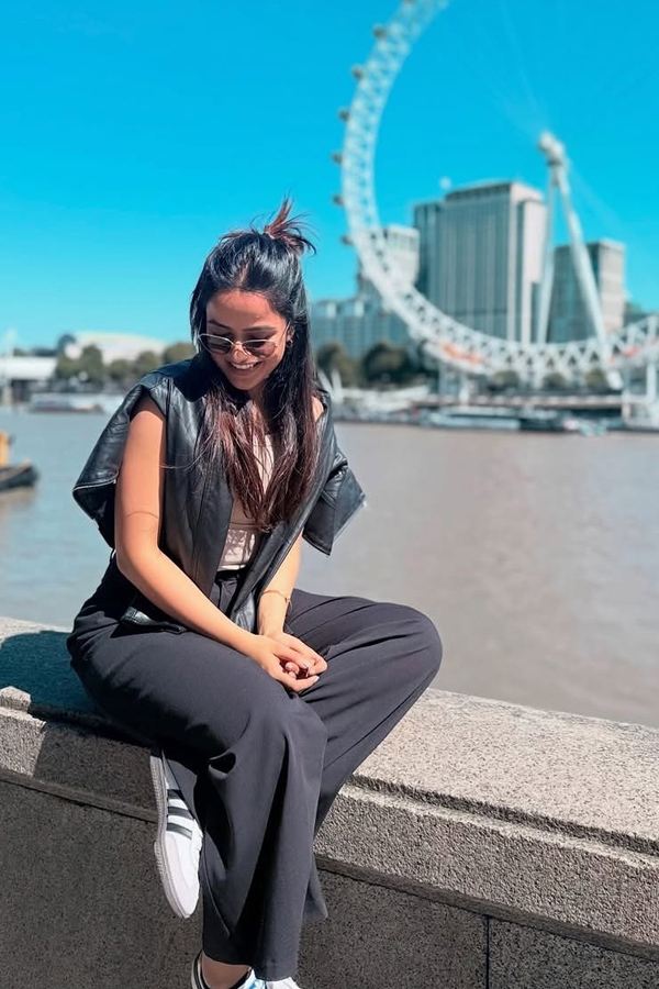 Actress Vaishnavi Chaitanya Cute Photos4