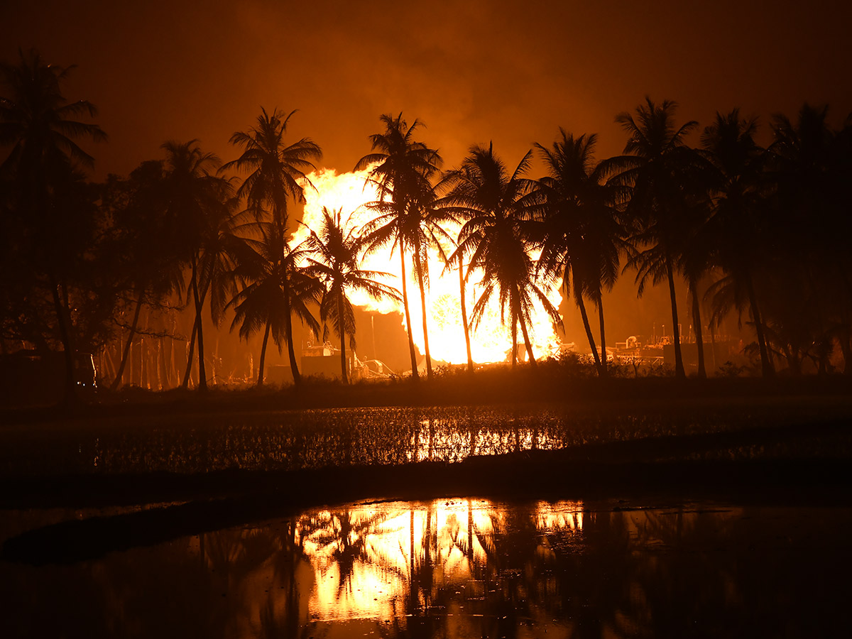 Blowout Fire Continues in Irusumanda Konaseema District Photos16