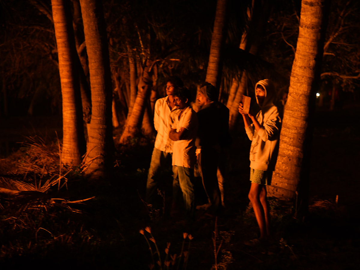 Blowout Fire Continues in Irusumanda Konaseema District Photos17