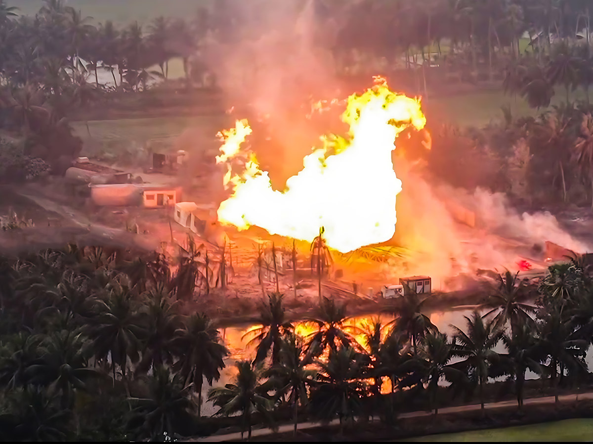 Blowout Fire Continues in Irusumanda Konaseema District Photos18