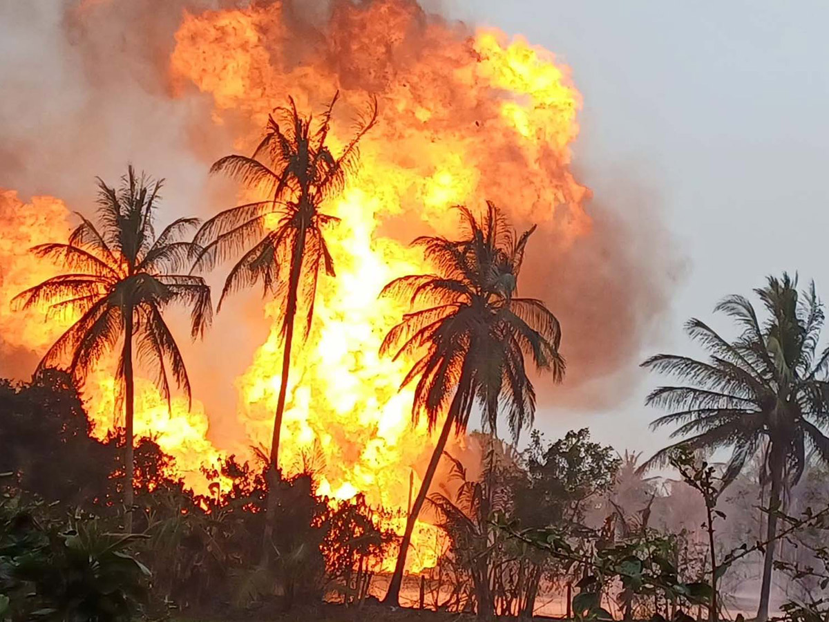 Blowout Fire Continues in Irusumanda Konaseema District Photos20