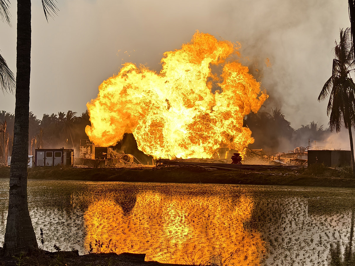 Blowout Fire Continues in Irusumanda Konaseema District Photos9
