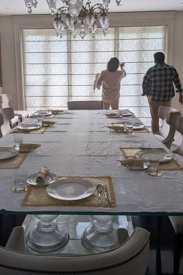 Ram Charan Given A Biryani Party To His Mother Surekha Photos8