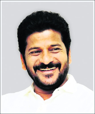 అటు సీఎం.. ఇటు మాజీ సీఎం!1