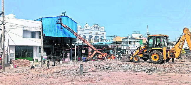  ● కూల్చివేతలకే పరిమితం 
1