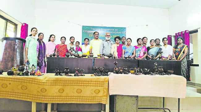 గిరి.. కొబ్బరి సిరి 1