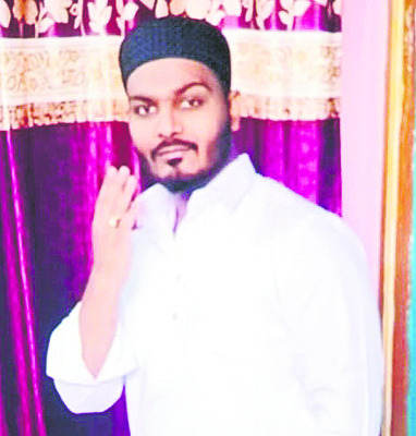 రెండు గడ్డివాములు దగ్ధం 2