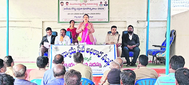 రోడ్డు భద్రత నియమాలపై అవగాహన2