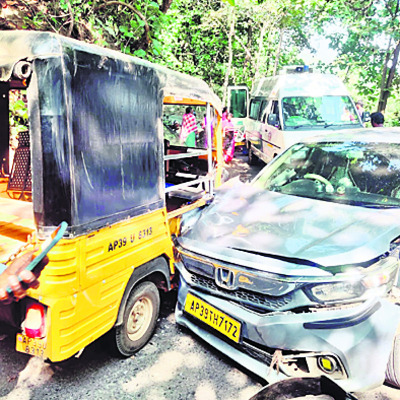 పరామర్శకు వెళ్తుండగా..2