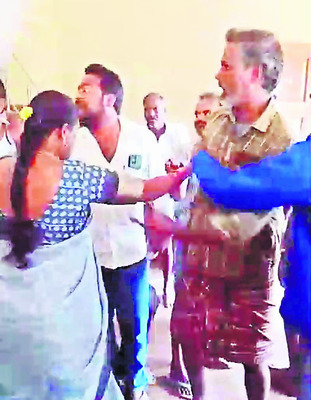 యూరియా కోసం రైతుల ఘర్షణ1