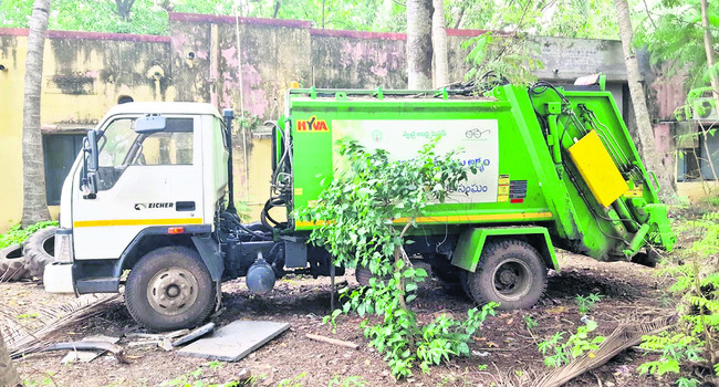 ఇదేనా చెత్తశుద్ధి ! 2