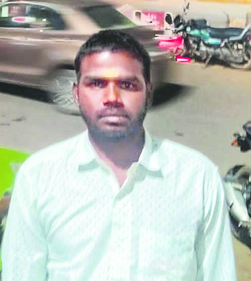 రెండు గడ్డివాములు దగ్ధం 3