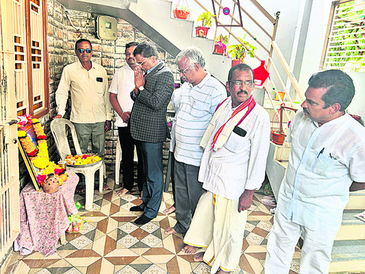 చిన్నబాబు కుటుంబానికి పరామర్శ 1