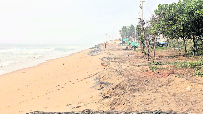 ● ముప్పుటంచున సాగర తీరం1