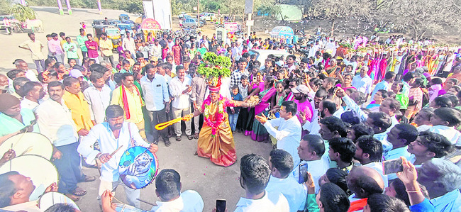 బైలెల్లిన  మైసమ్మ బోనం 1